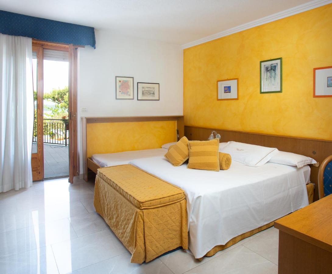 Marina Hotel 4*